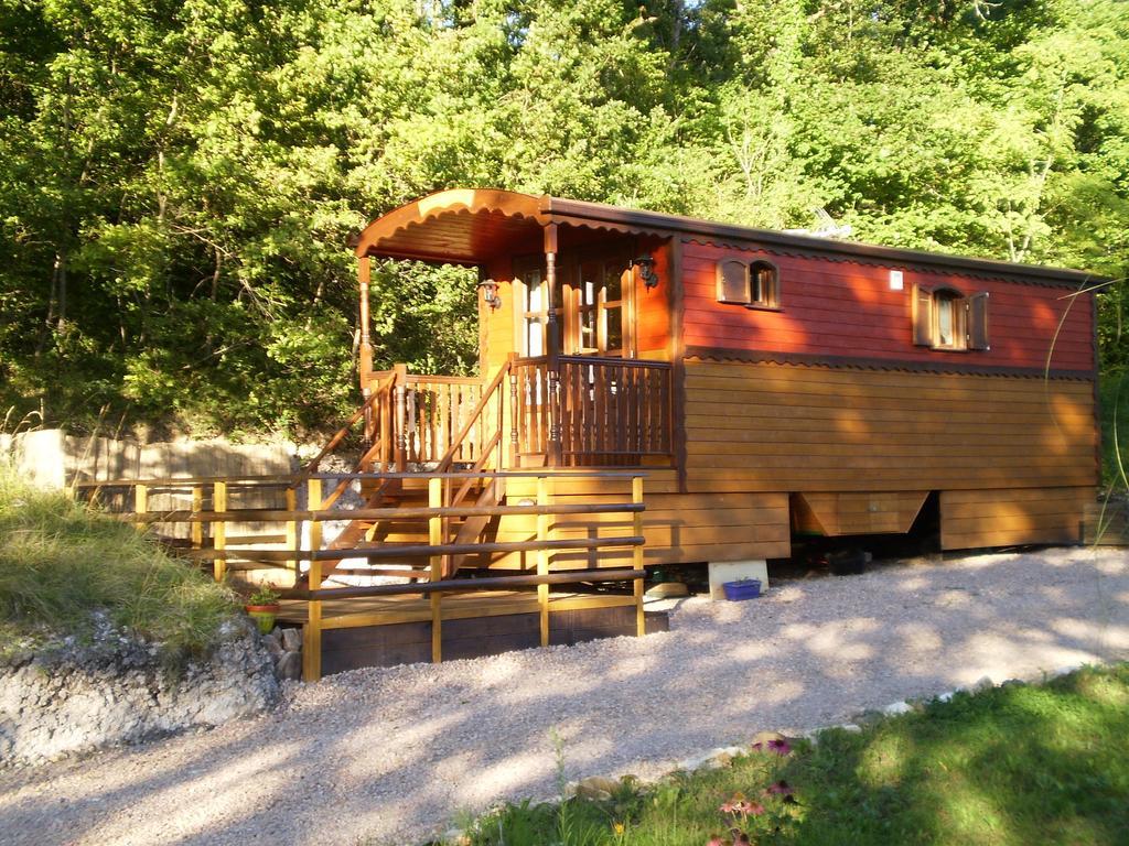Les Roziers - Roulotte Bed & Breakfast Bagnac Ruang foto