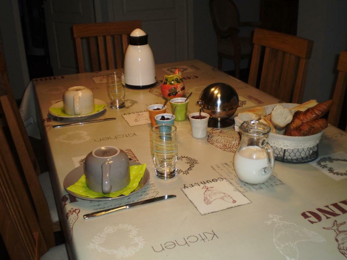 Les Roziers - Roulotte Bed & Breakfast Bagnac Bagian luar foto